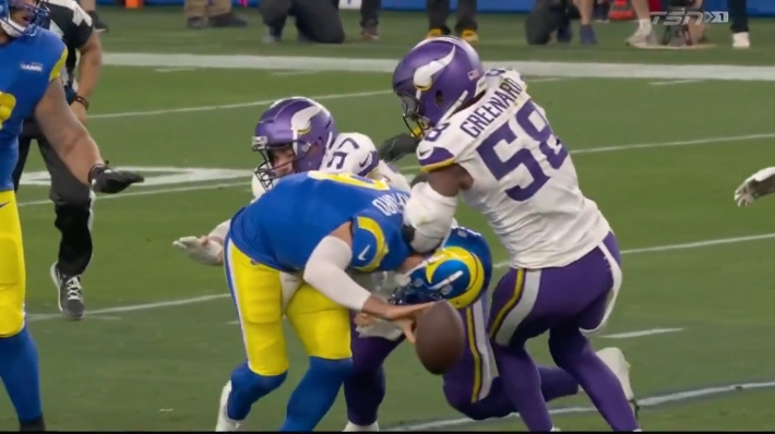 Même Peyton et Eli Manning ne pensaient pas que le rejet controversé de Matthew Stafford était une véritable passe