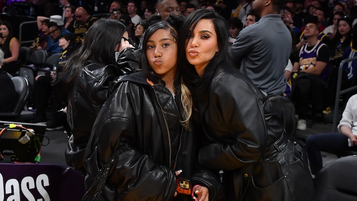 North West, la fille de Kanye, saute sur le nouvel album de FKA Twigs, « Eusexua », pour un couplet en japonais