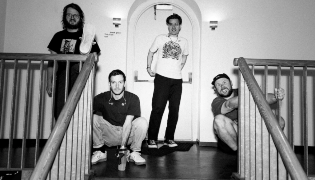 Pup revient avec une nouvelle chanson déchaînée "Paranoid" et lance une sous-stack avec des morceaux inédits