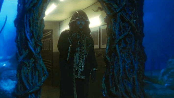 The Weeknd fait ses débuts «Open Hearts» avec une performance pulsante sur «Jimmy Kimmel Live!