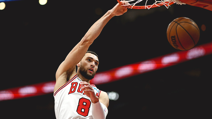 Zach Lavine a montré qu'il l'avait toujours tout en aidant Matas Buzelis à se préparer pour le concours dunk