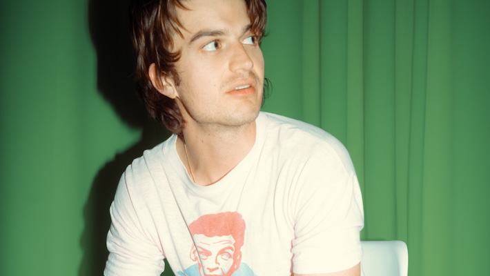 DJO (starger Things 'star Joe Keery) souhaite qu'il puisse «supprimer Ya» sur son nouveau single