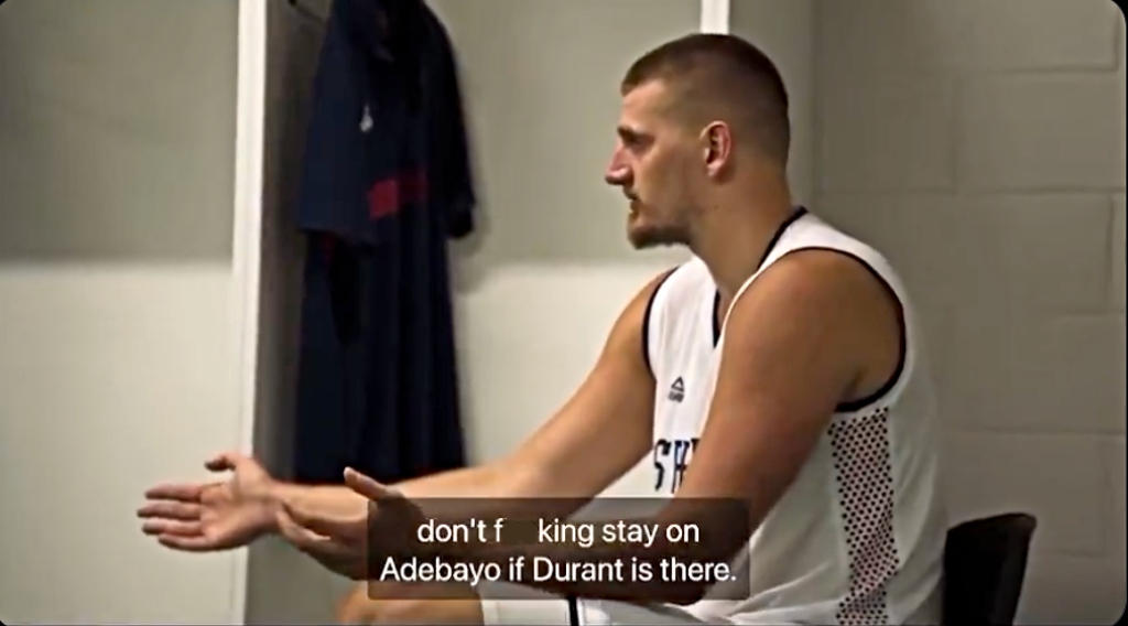 La vidéo du vestiaire de la Serbie après l'incroyable moitié de Kevin Durant est incroyable