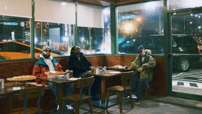 Larry June, 2 Chainz et l'alchimiste élèvent leur bousculade sur «Munyon Canyon»