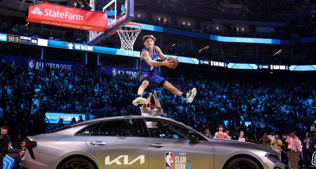 Le dunk fou de Mac McClung sur une voiture a été le point culminant de All-Star samedi soir