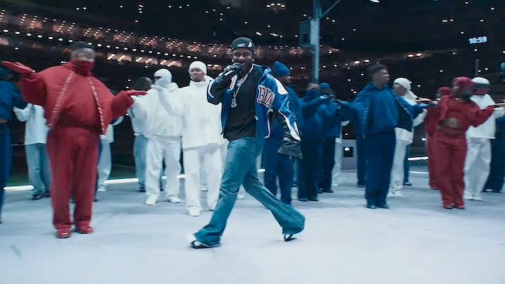 Le moment parfait de Kendrick Lamar «Say Drake» du spectacle de la mi-temps du Super Bowl devient viral