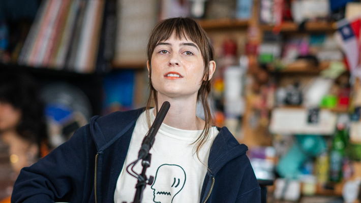 Le petit concert de bureau de Faye Webster est un voyage fantaisiste à travers sa discographie