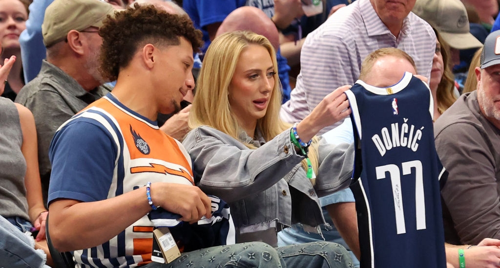 Les Mavs ont ruiné la nuit de Patrick Mahomes en échangeant Luka Doncic une semaine avant le Super Bowl