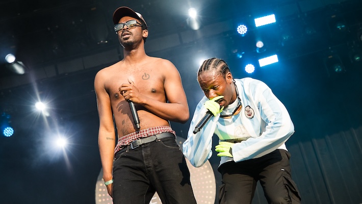 Paris Texas a laissé tomber son nouveau single chaotique, «Infinyte», sans avertissement