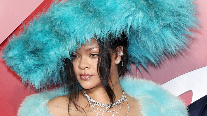 Rihanna dit que l'album «R9» ne sera pas «commercial ou radio digestible», maintenant les fans sont nerveux