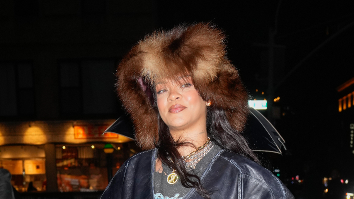 Rihanna n'est pas satisfaite d'une vidéo virale qui a utilisé l'audio généré par l'AI, et les fans non plus