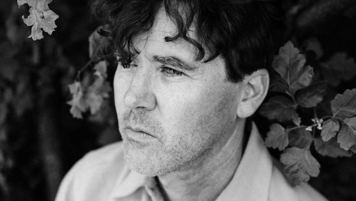 Cass McCombs dévoile le single «Prêtresse», qu'il a également joué sur un nouveau concert de bureau minuscule