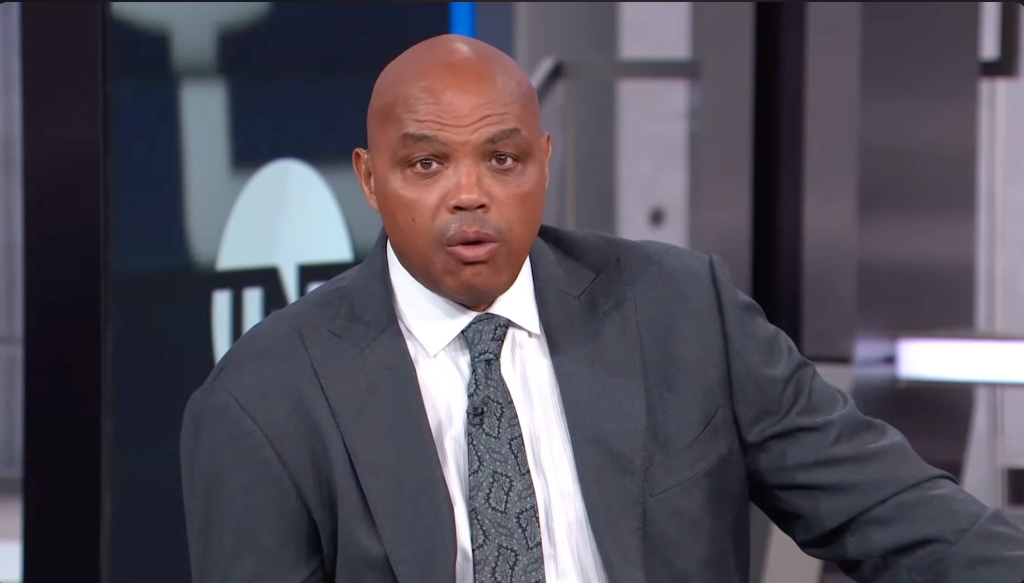 Charles Barkley a appelé Kendrick Perkins un `` idiot '' pour avoir dit que les Lakers avaient sauvé la NBA cette saison