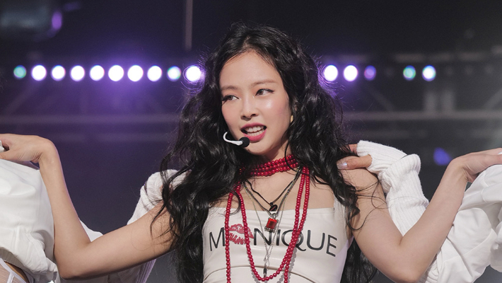 Jennie de Blackpink oublie les paroles de plusieurs de ses versets passés déclenchent une réponse hilarante des fans