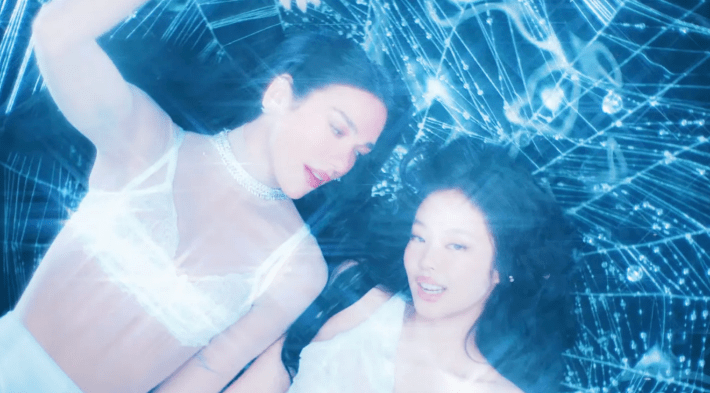 Jennie partage comment sa chanson avec 'Good Friend' Dua Lipa s'est réunie
