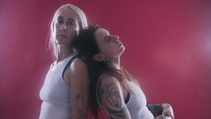 Julien Baker et Torres offrent une autre taase de leur album country avec le nouveau single obsédant 'Dirt'