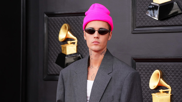 Justin Bieber semble repousser les spéculations de consommation de drogue (encore) avec un message cryptique