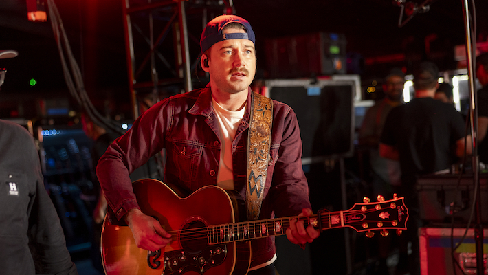 La sortie abrupte de Morgan Wallen pendant les crédits de clôture «SNL» était intentionnelle, ou du moins il suggère dans un poste cryptique