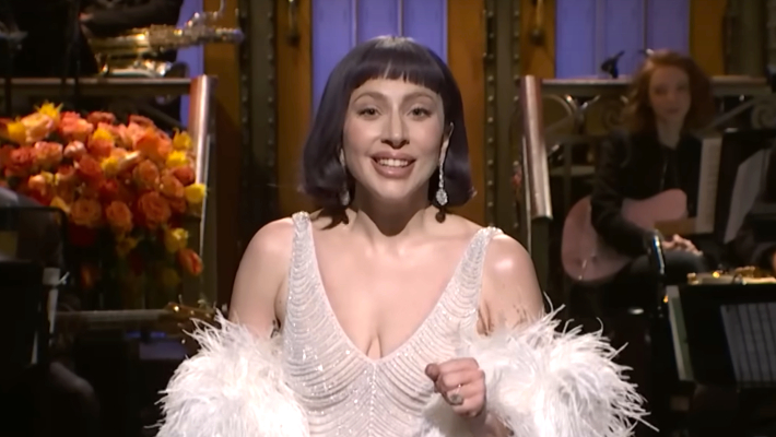 Lady Gaga a utilisé son monologue 'snl' pour remercier sarcastique les Razzies pour sa victoire 'Joker: Folie à Deux'