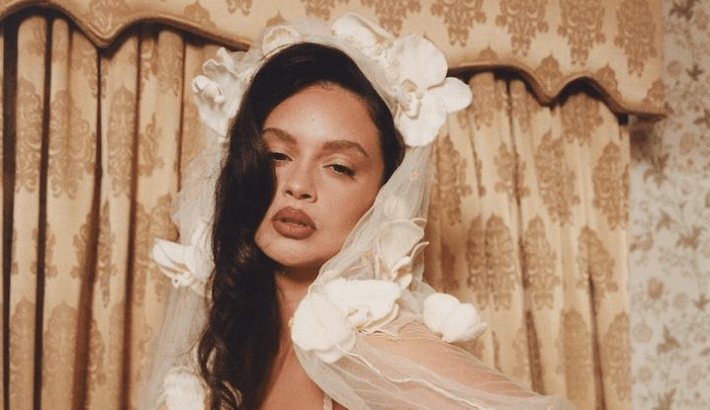 `` Need U To Need Me '' de Sabrina Claudio, est le début fluide d'un nouveau chapitre