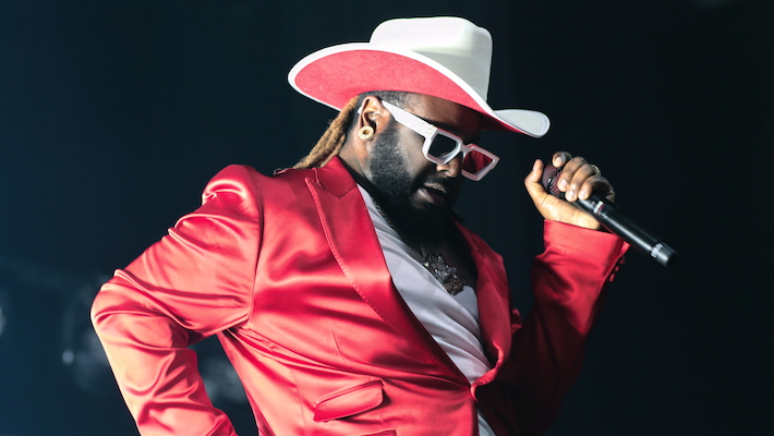 T-Pain montre à quel point un vol à jet privé est cher à défendre Flying Commercial à la place