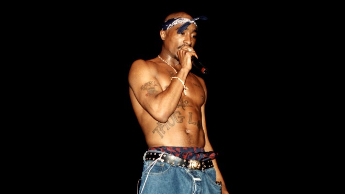 Vous pouvez posséder trois chansons de Tupac inédites pour seulement 250 000 $, mais il y a une petite prise