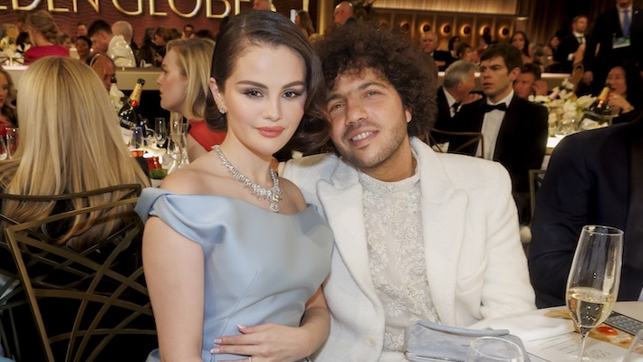 Benny Blanco surprend Selena Gomez avec une séance photo sincère de style bal pour son anniversaire