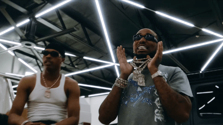 La luxueuse vidéo des `` légendes '' de Quavo revient à l'essentiel avec Lil Baby