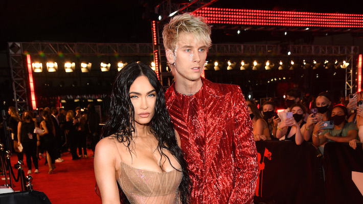 La mitrailleuse Kelly éclaire une rumeur sur le nom de son bébé et de son bébé de Megan Fox