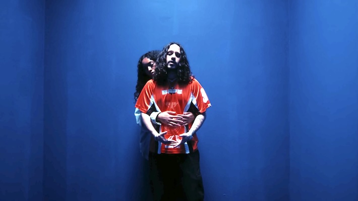 Le single confessionnel de Russ `` 7 avril '' est une lettre d'amour passionnée