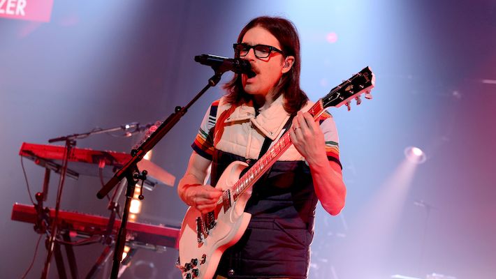 Les rivières de Weezer Cuomo ont confirmé à Coachella qu'un `` film Weezer '' était actuellement en préparation
