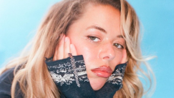 Nilüfer Yanya suit son excellent album 2024 avec un nouveau single, "Cold Heart"