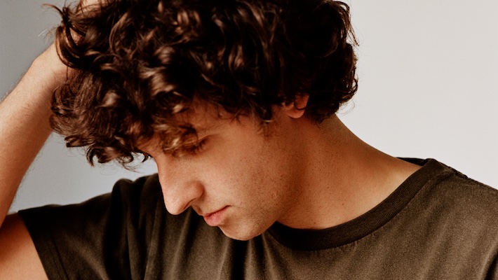 Jamie XX célèbre une décennie de `` en couleur '', son premier album solo, avec une réédition de disque d'image spéciale