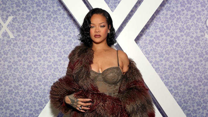 Le prochain album de Rihanna ne sera pas retardé par sa grossesse nouvellement annoncée, assure-t-elle