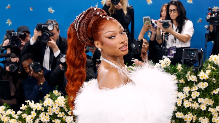 Megan Tye Stallion a faufilé son téléphone dans le Met Gala et les résultats sont inestimables