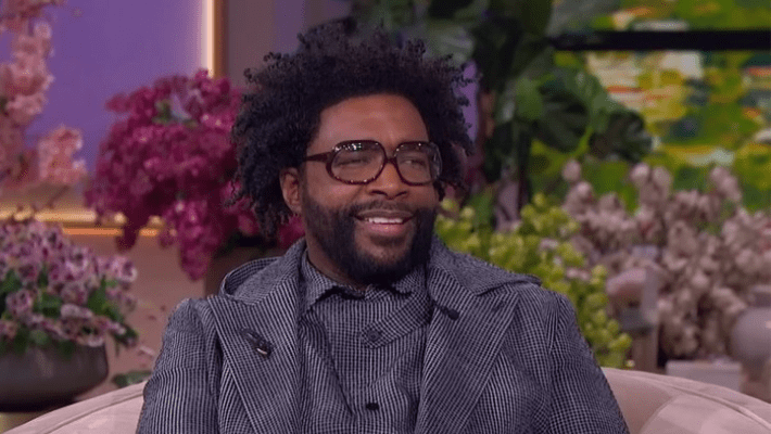 Questlove dit qu'il était à la fois «honoré» et «surpris» par la référence «se disputer» de Kendrick Lamar aux racines