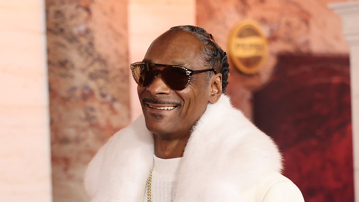 Snoop Dogg a déjà des plans de réveillon du Nouvel An: héberger une variété spéciale