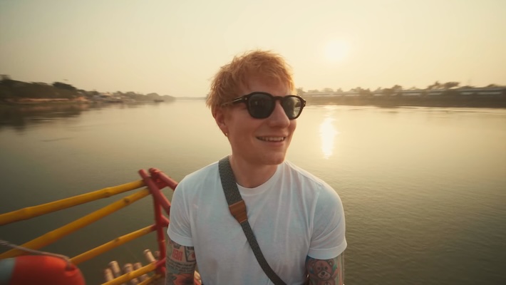 Ed Sheeran dévoile une vidéo pour le nouveau single `` Sapphire '', sa chanson préférée sur son prochain album