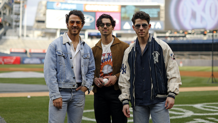 Jonas Brothers, Ava Max, et plus se produiront sur le spécial des feux d'artifice du 4 juillet de Macy