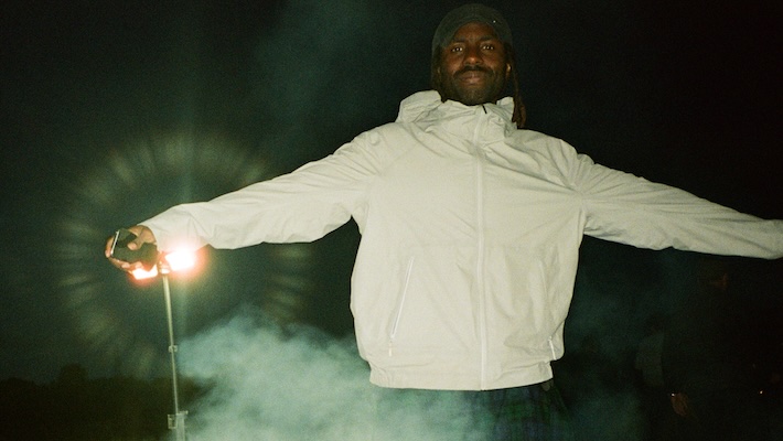 La première chanson de New Blood Orange en trois ans, «The Field», est enfin là