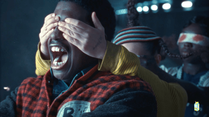 Lil Yachty sonne des cloches et des coups de feu dans sa vidéo surréaliste «Murda»