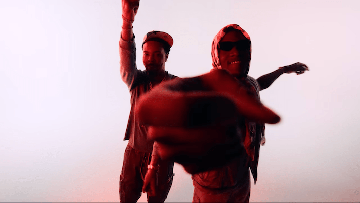 Rob49 partage son premier `` Wthelly Remix '' avec une vidéo frénétique mettant en vedette G Herbo