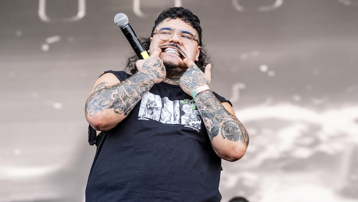 Fred à nouveau .. et Plaqueboymax publie une quatrième version de 'Victory Lap' avec cet OT mexicain