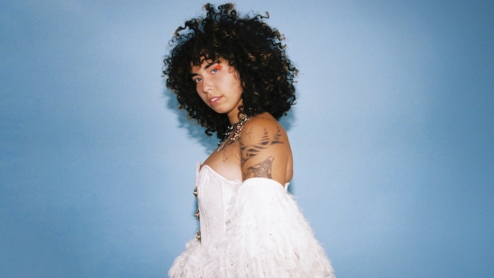 Indigo de Souza vous encourage à «être comme l'eau» sur son nouveau single fluide