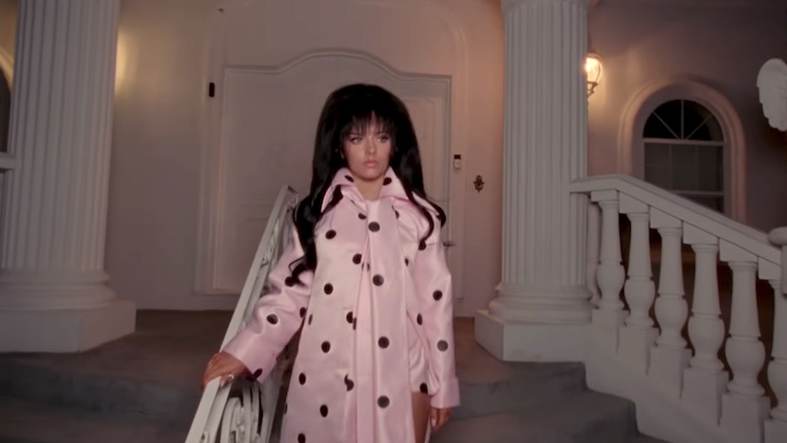 Jessie Murph est prudemment amoureuse (presque) sur son nouveau single `` Bad As the Rest ''