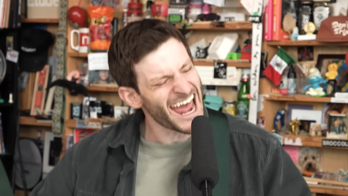 PUP joue des «couloirs», des «trucs morbides» et plus dans un retour électrisant à NPR Tiny Desk Concerts