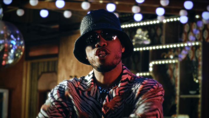Anderson .Paak s'associe à la divulgation pour sa vidéo slinky «No Cap»