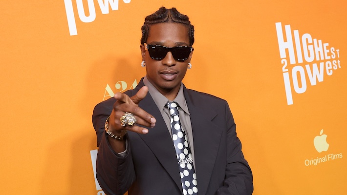 Asap Rocky laisse tomber deux chansons de `` le plus High 2 Low ': «Trunks» et «les deux yeux fermés»