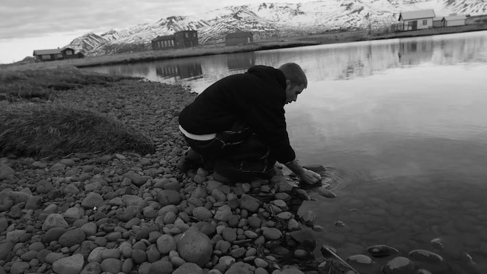 Justin Bieber s'imprègne de la belle Islande dans sa magnifique vidéo «First Place»