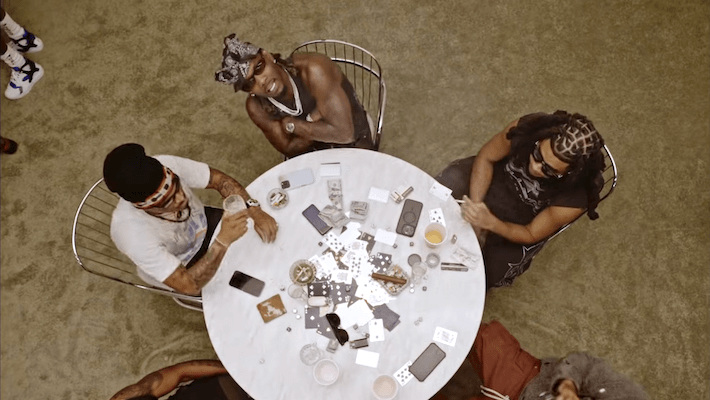 Offset récupére «dans ce mode» avec YFN Lucci dans sa dernière vidéo «Kiari»